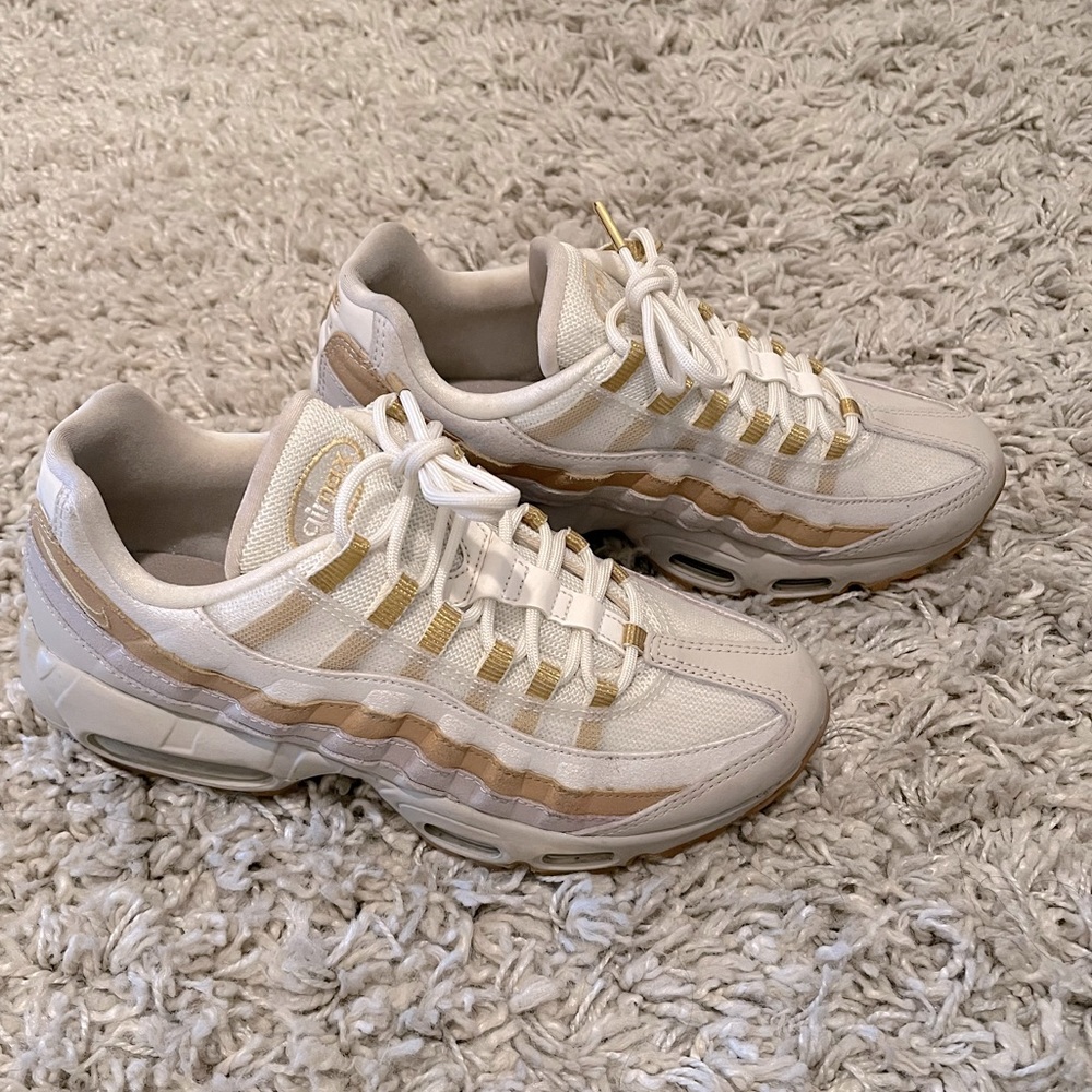Nike 95 Air max tennis shoes